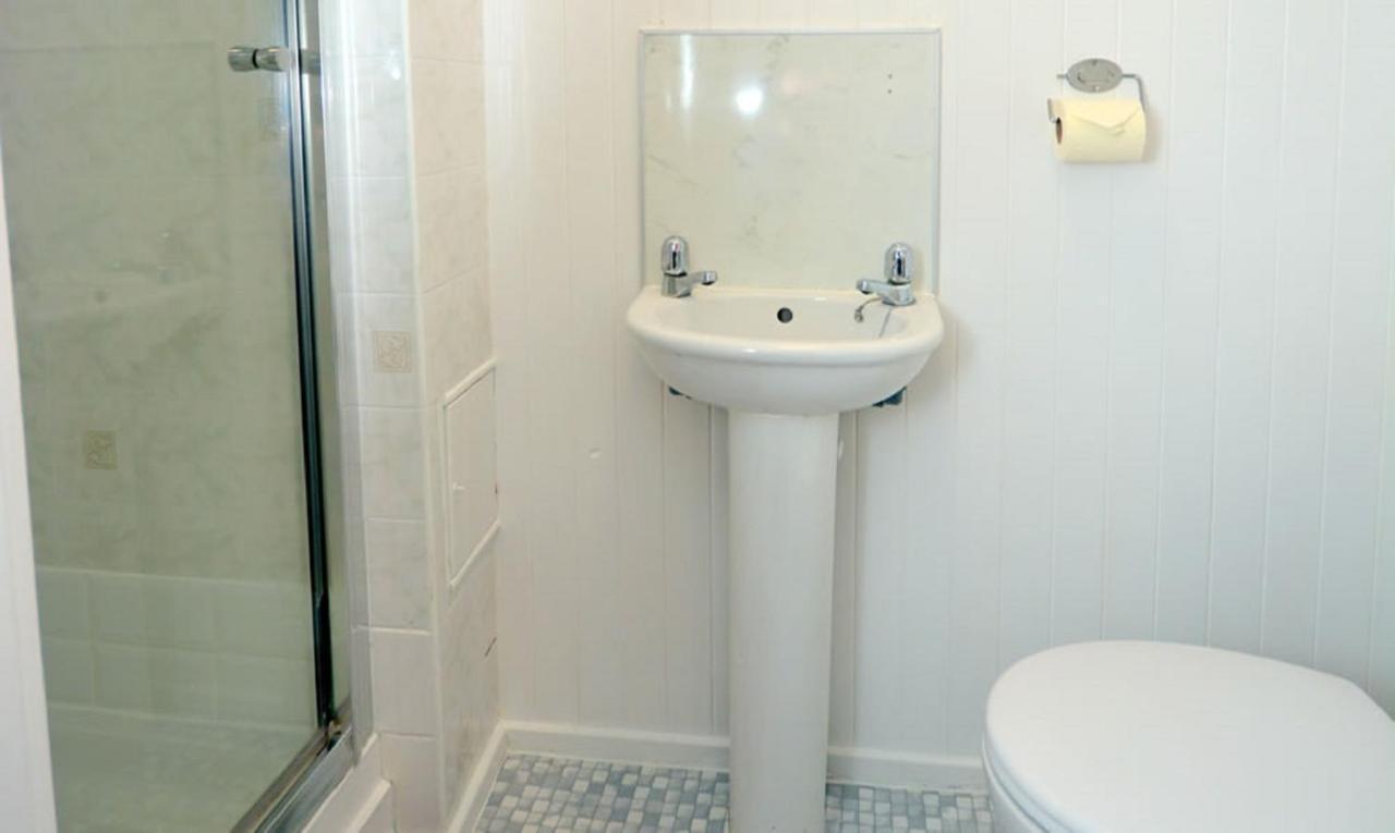 לרוויק Varis House מראה חיצוני תמונה